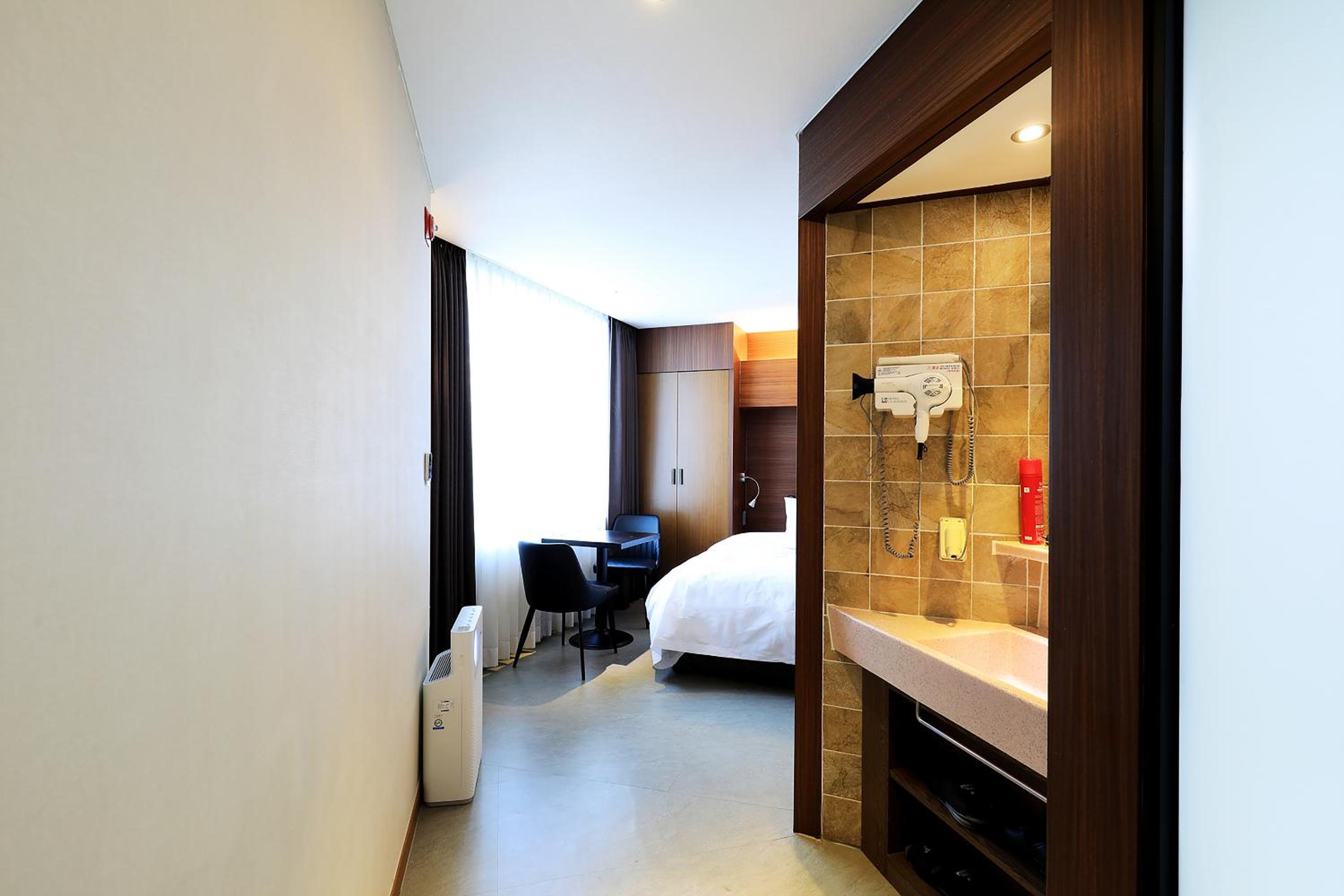 CS Avenue Tourist Hotel
