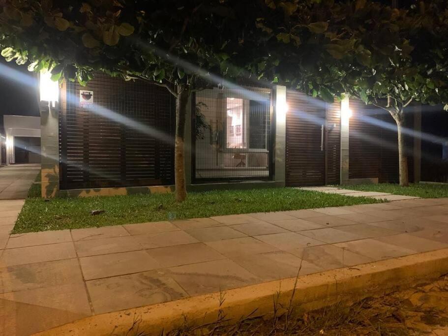 Linda casa na praia com piscina 4 quartos