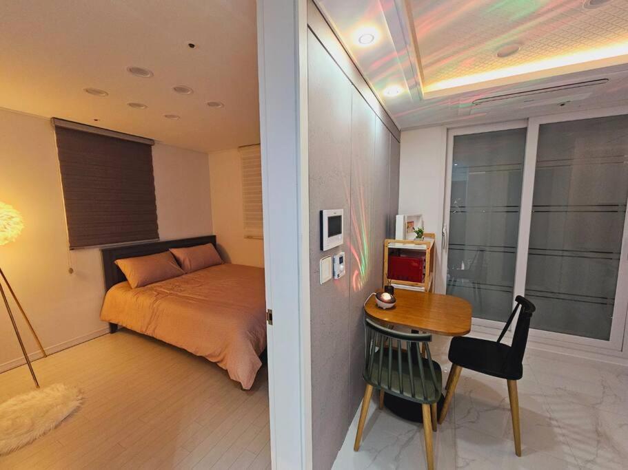 hotel room
