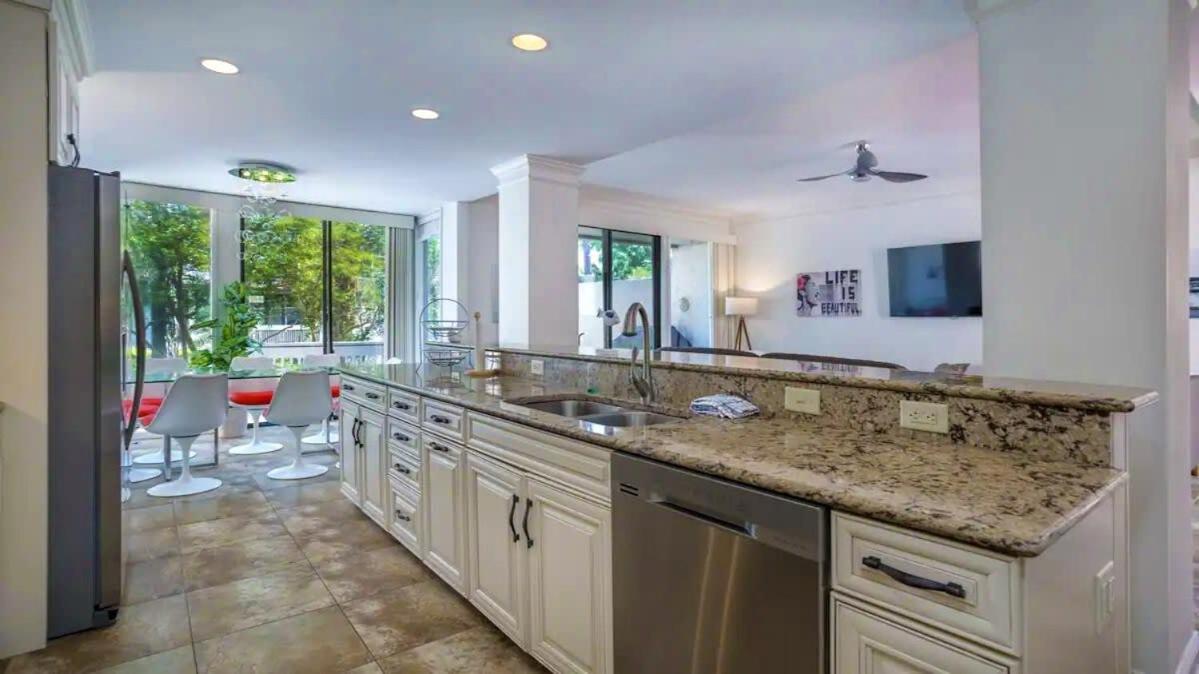 Harbour Town Haven Spacious 4Bd 4Ba Retreat view 5
