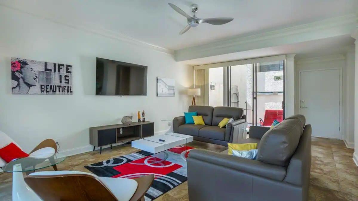 Harbour Town Haven Spacious 4Bd 4Ba Retreat view 3