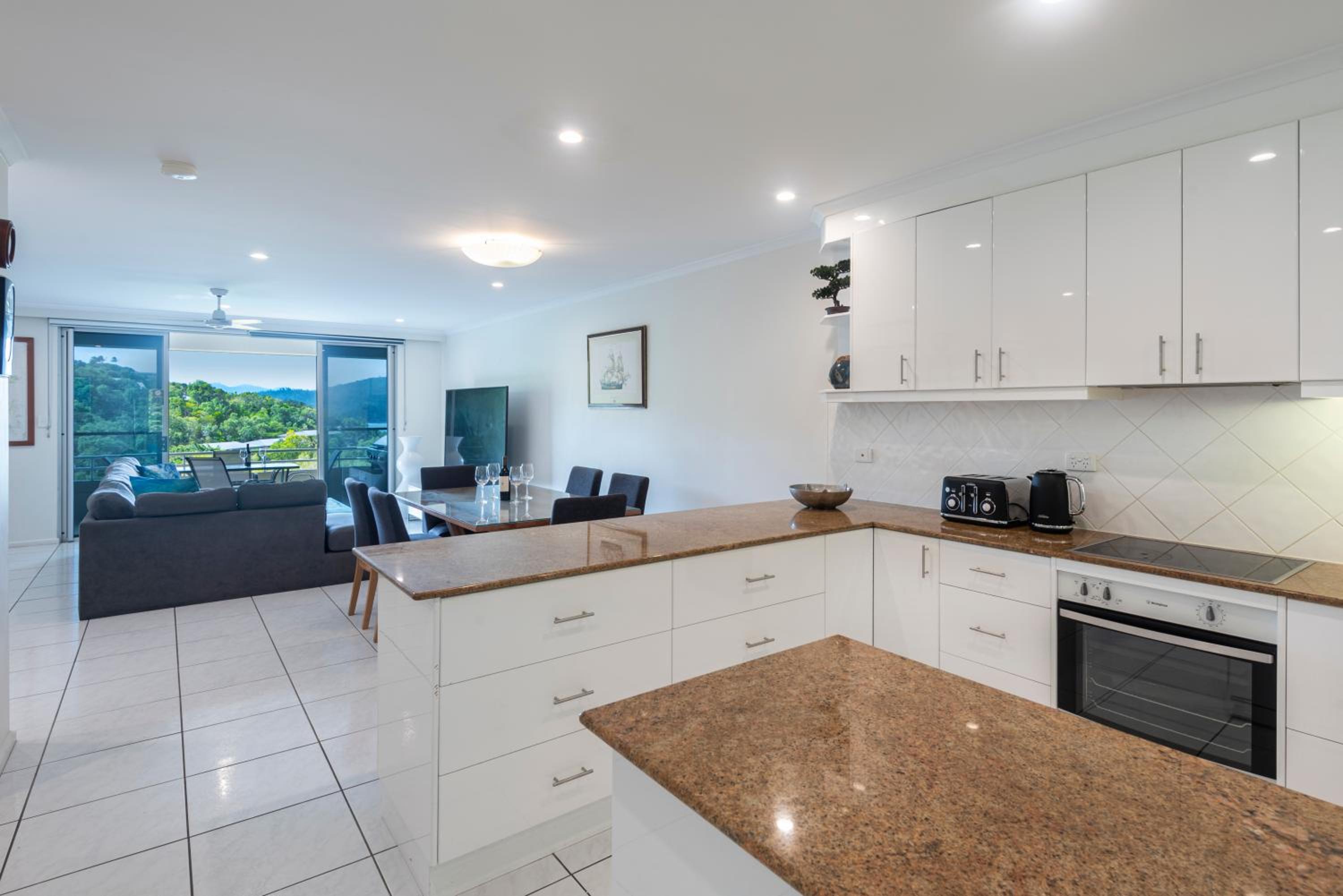 Poinciana Lodge - 2 bedroom - on Hamilton Island by HIHA