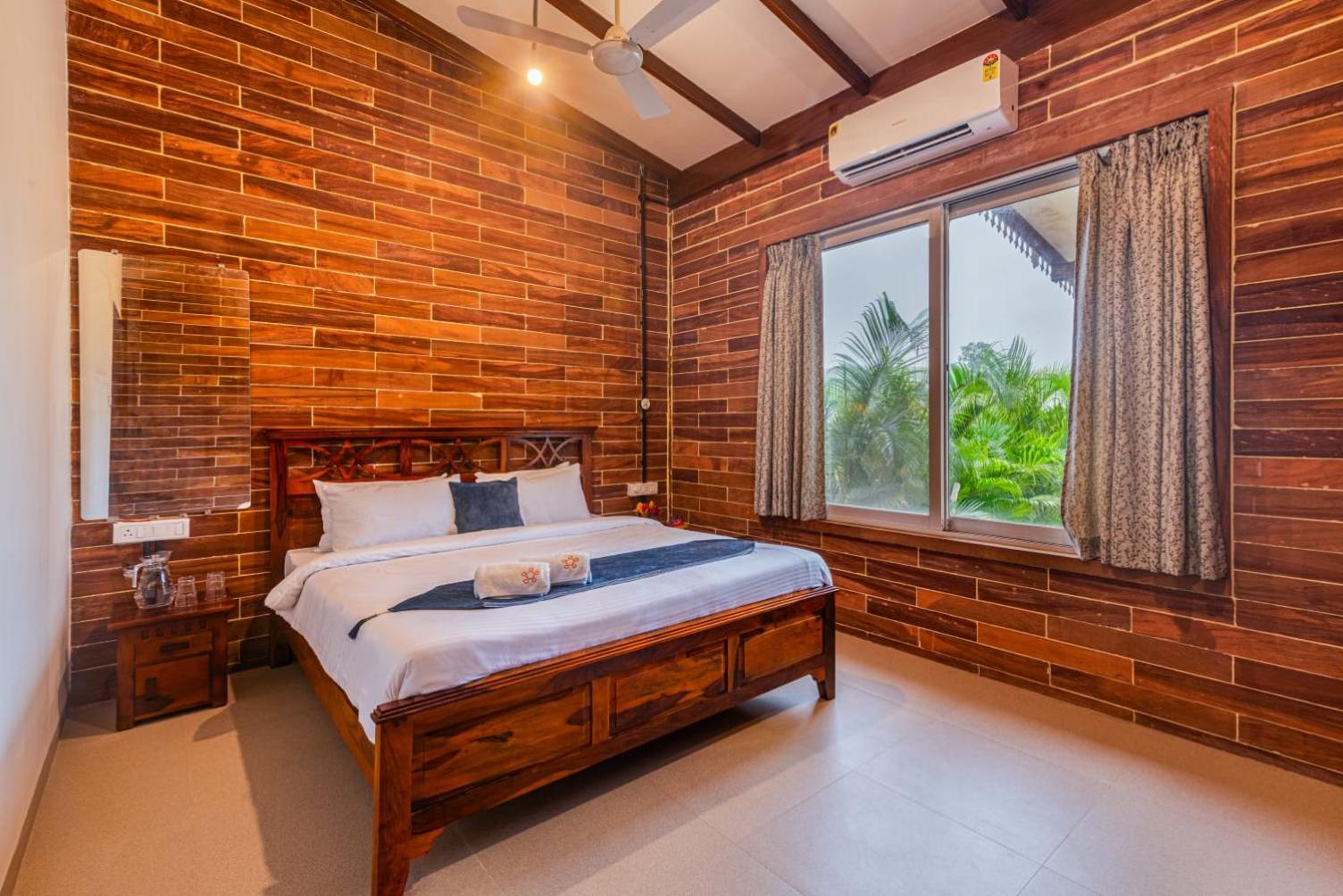 Beachy Farm 8BHK