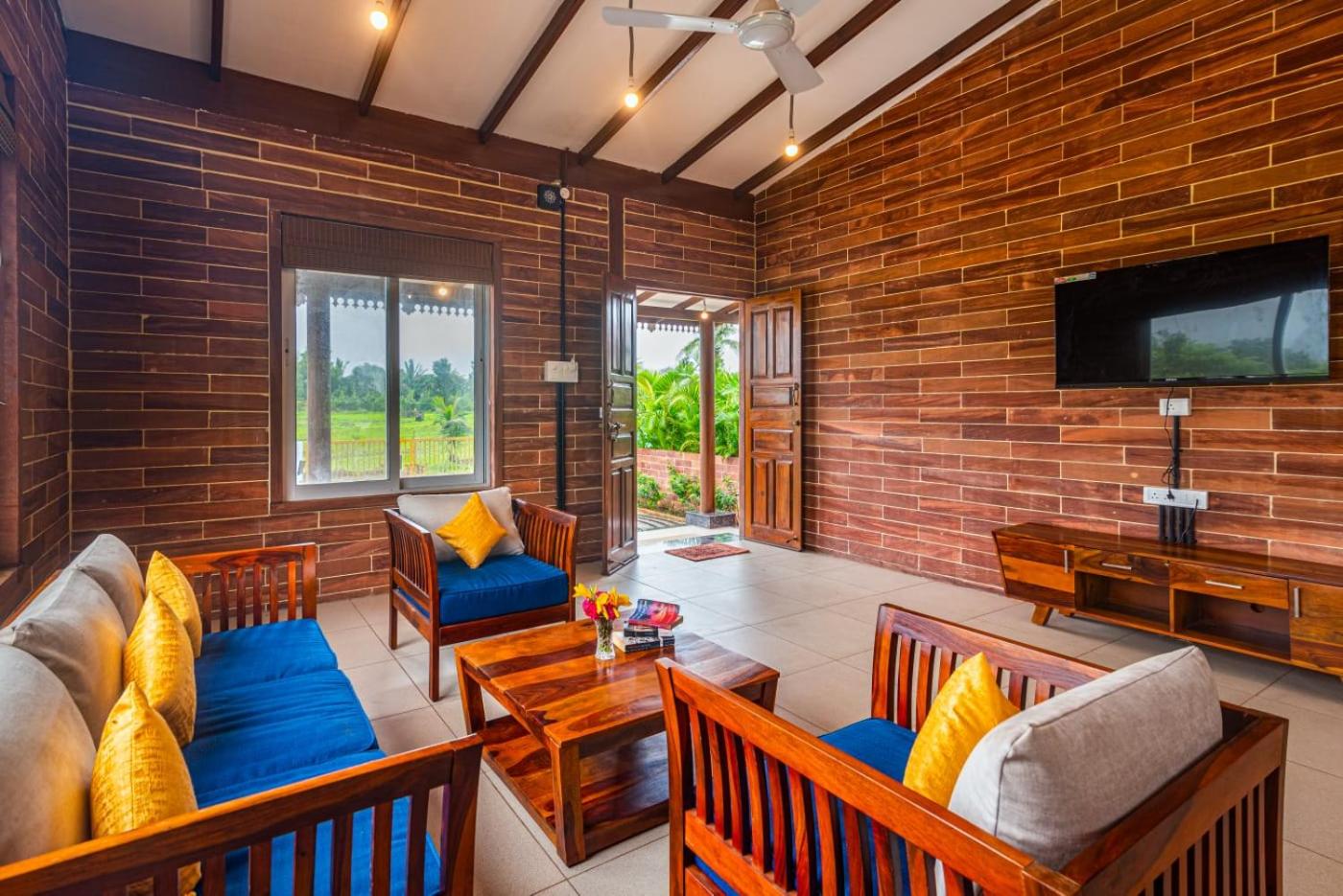 Beachy Farm 8BHK