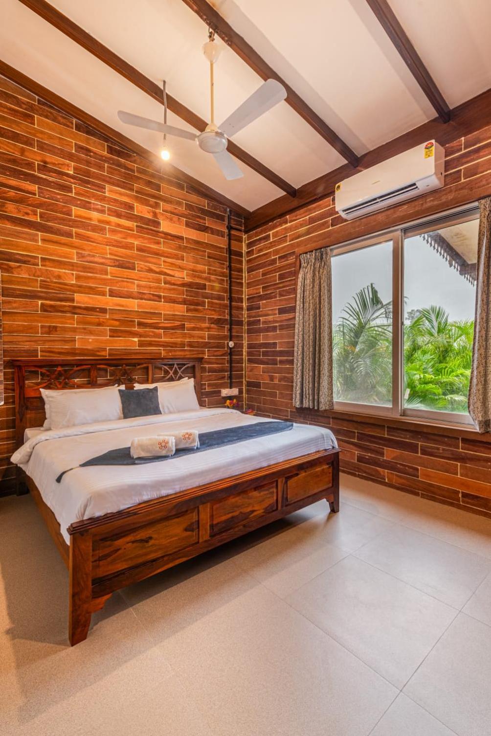 Beachy Farm 8BHK