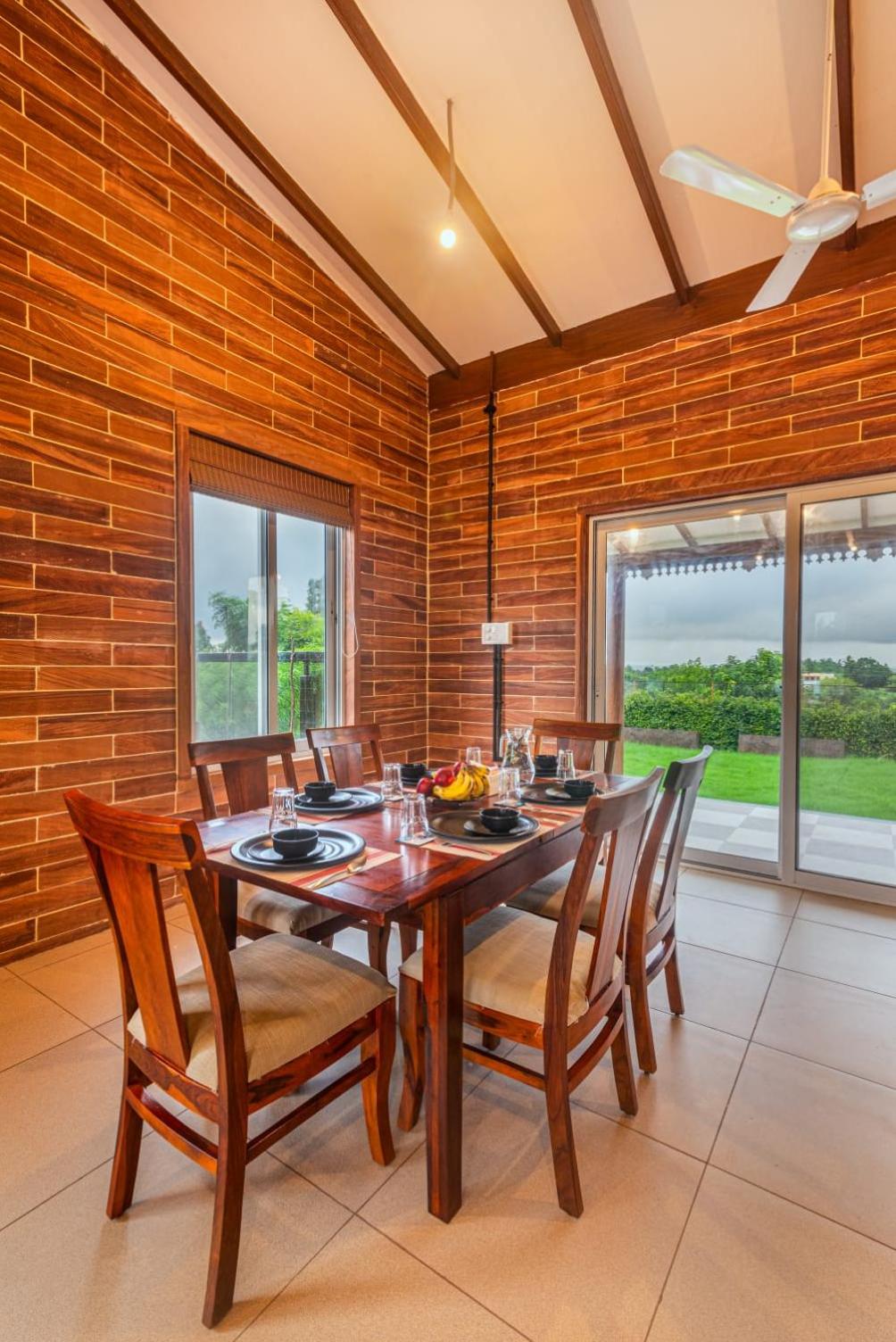 Beachy Farm 8BHK