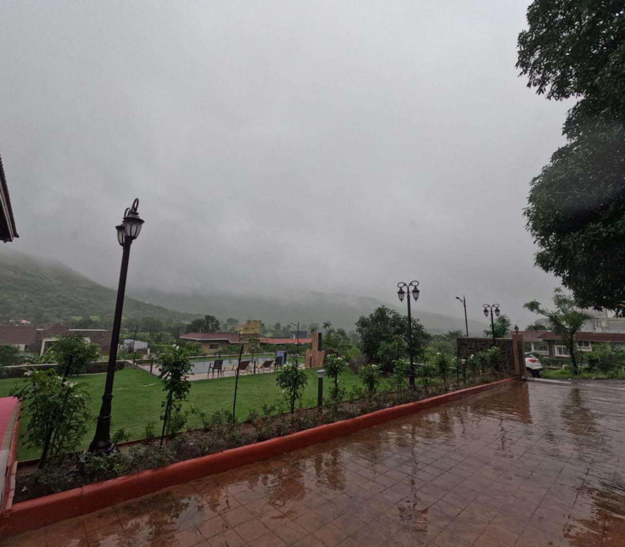 Breeze On the Hills 4BHK view 4