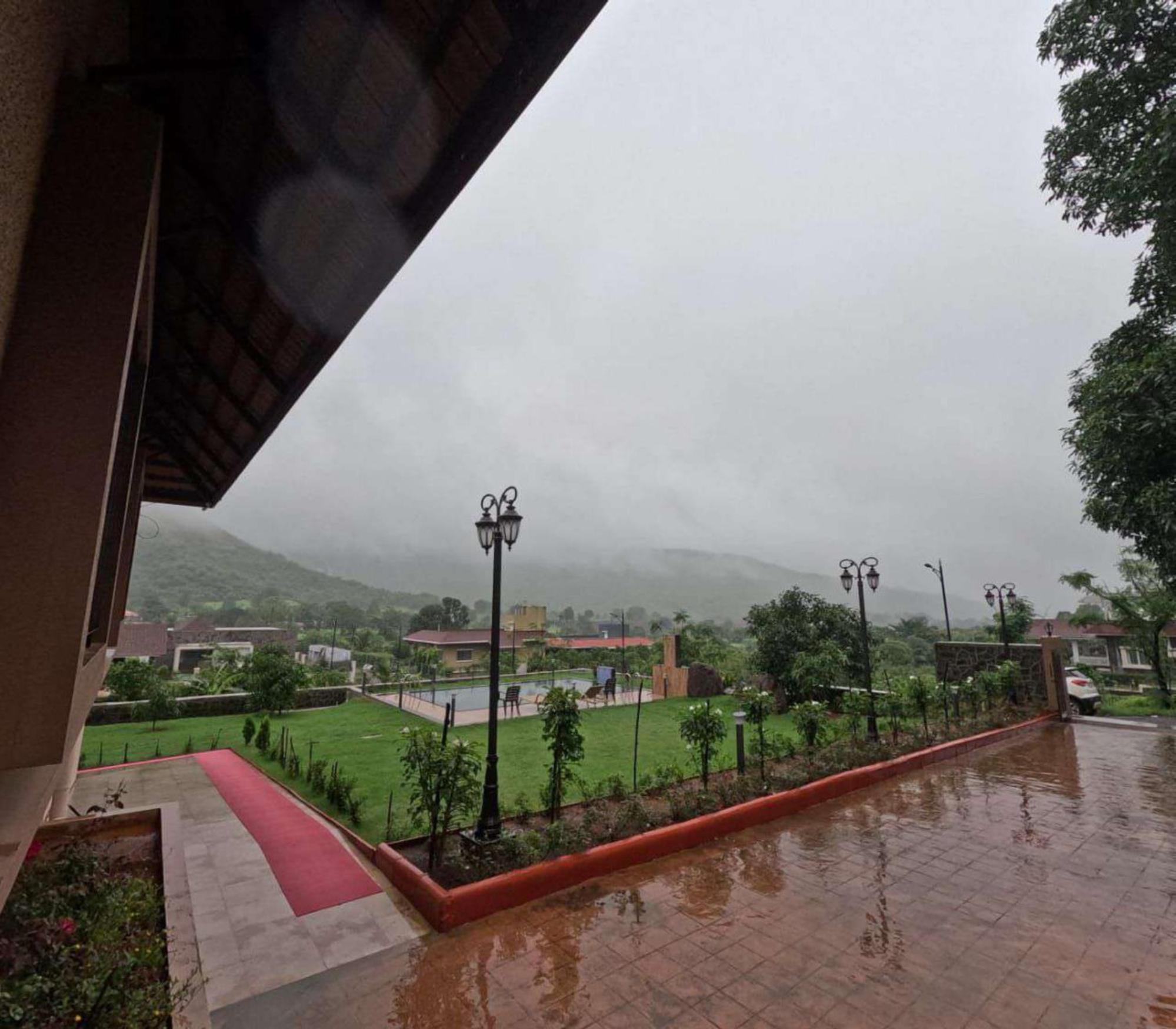 Breeze On the Hills 4BHK view 5