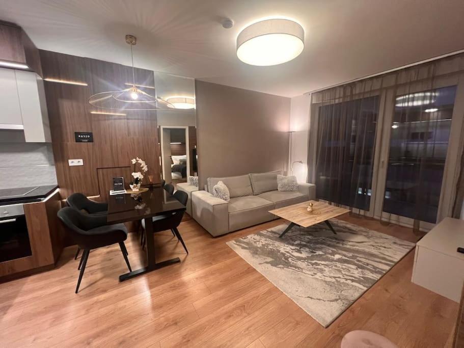 Karzo Property LK 208
