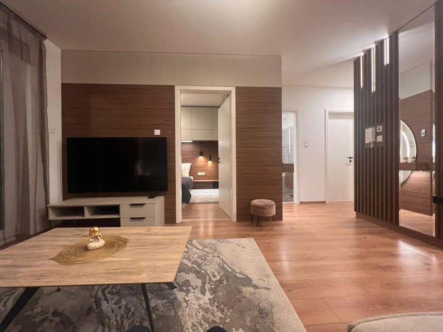 Karzo Property LK 208