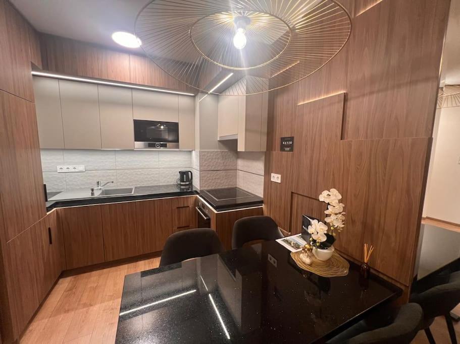 Karzo Property LK 208