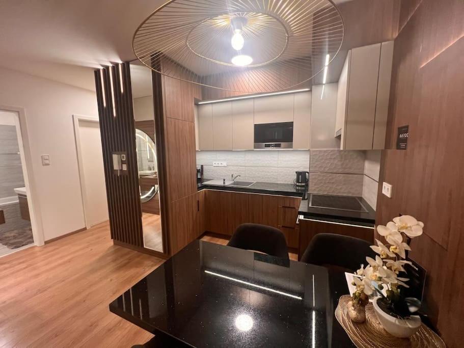 Karzo Property LK 208