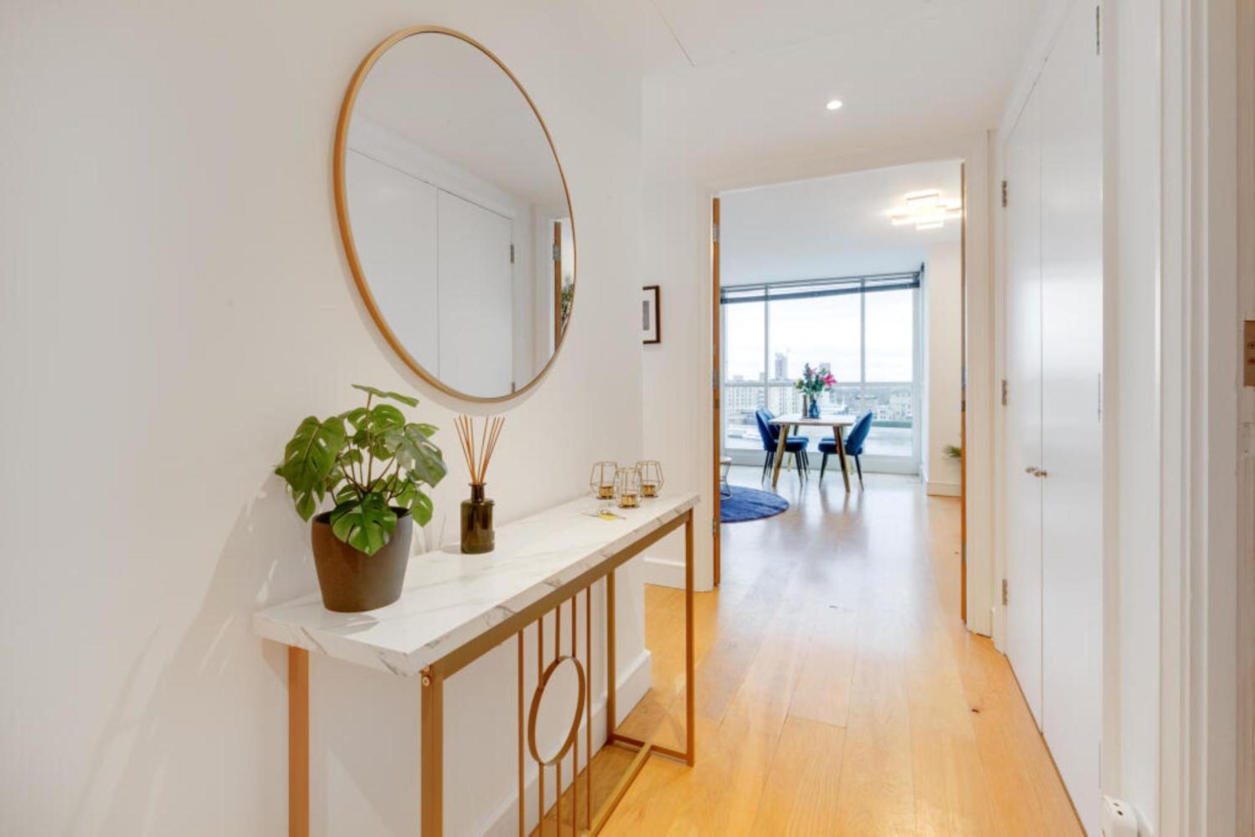 Amazing Views Canary Wharf Large Penthouse sleeps up to 6 view 5