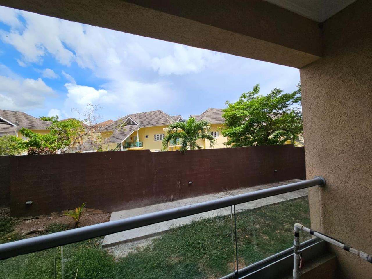 Paradise Haven at Hamptons - -across from Ac Marriot Hotel view 4