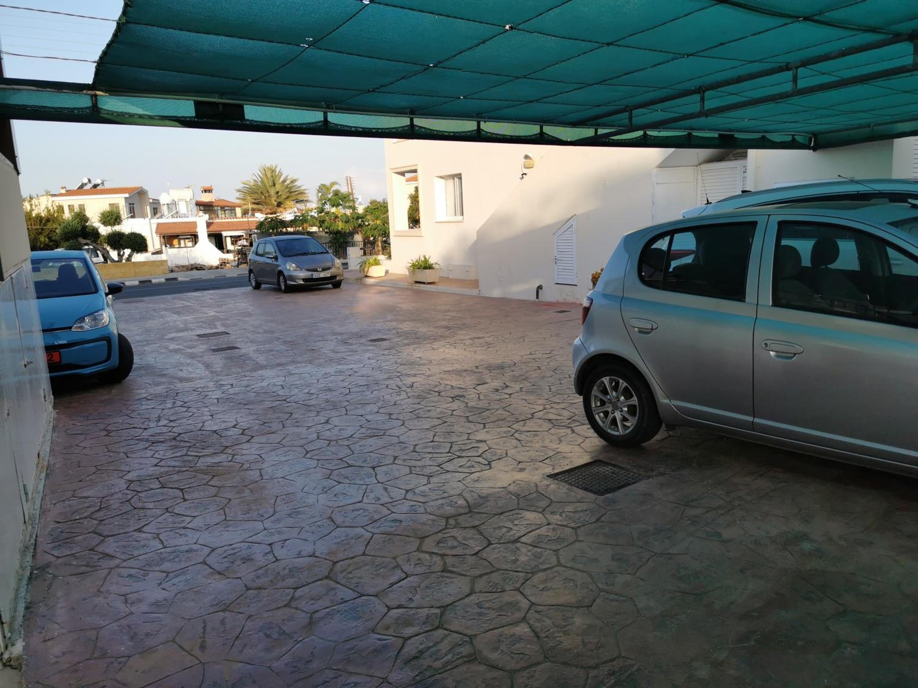 Pari's Holiday apartments-Paphos