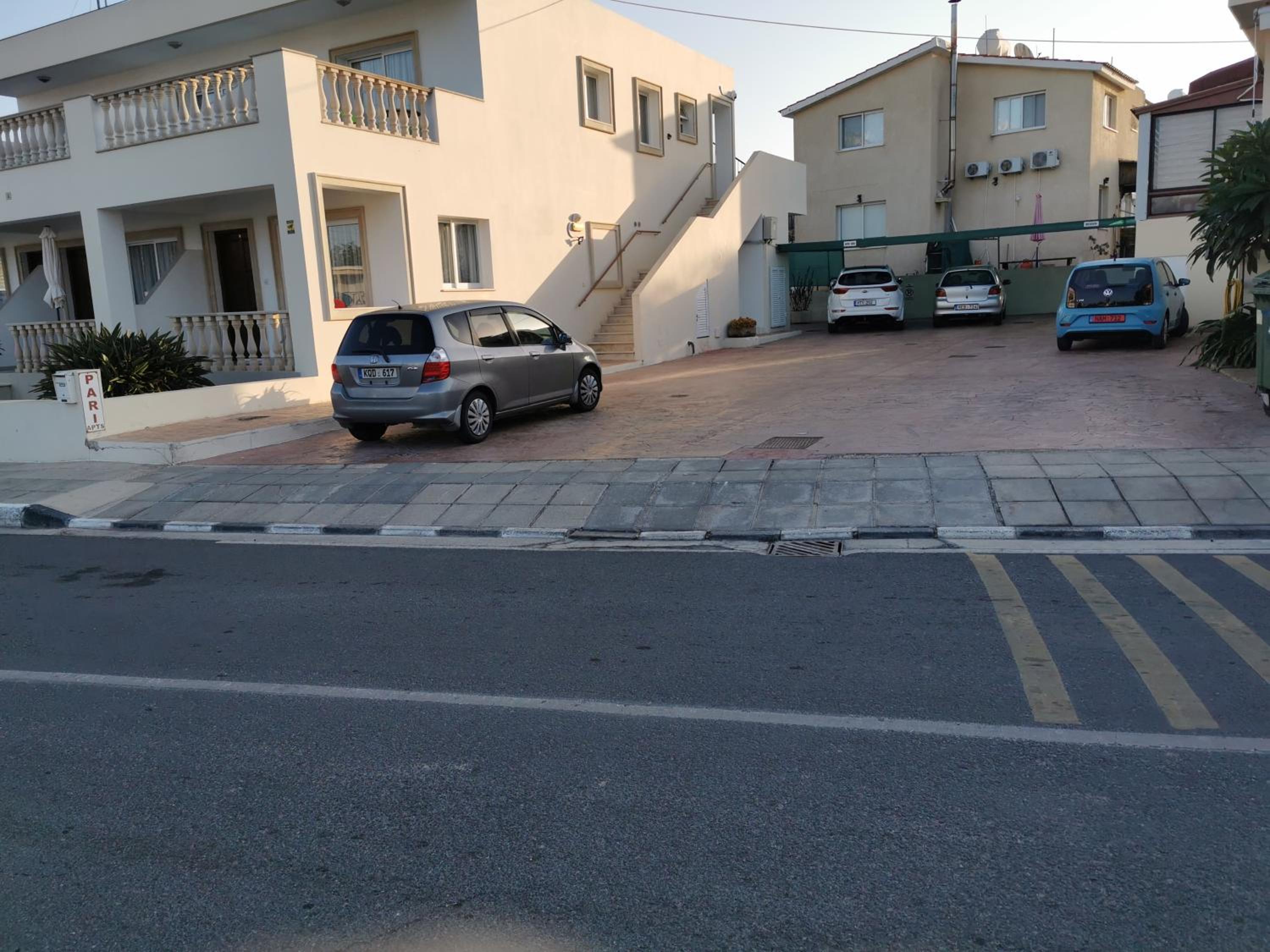 Pari's Holiday apartments-Paphos