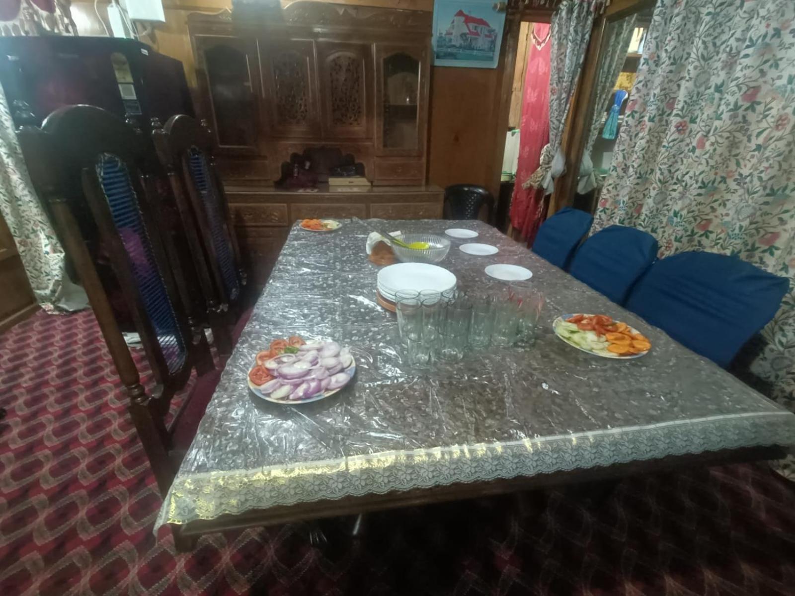 Houseboat New Shamus Maqbool view 3