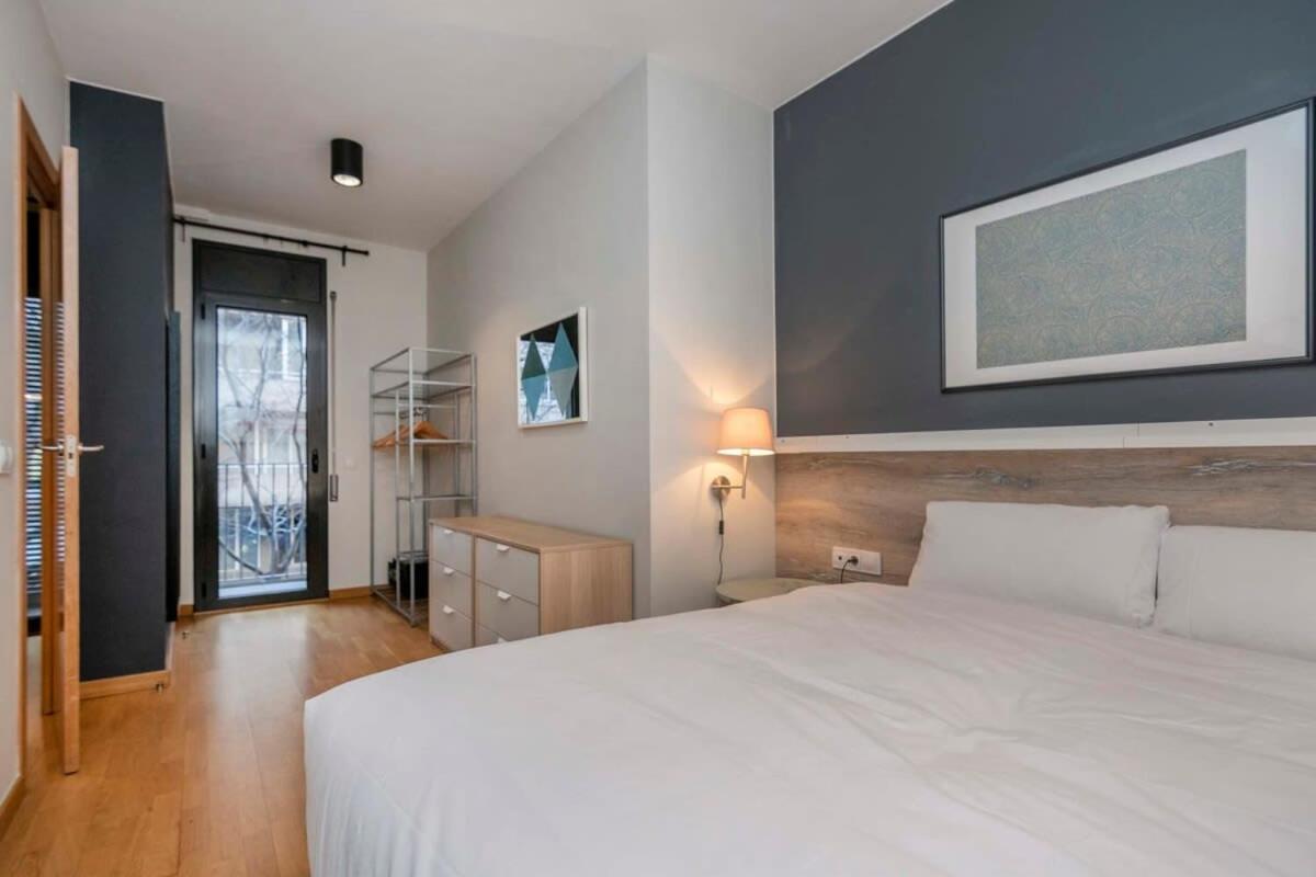Modern and bright apartment in Eixample 1-3 photo 5