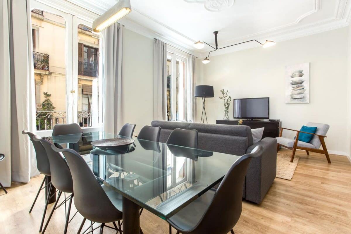 The Collection Barcelona - 4bedroom apart with balcony in Las Ramblas 1 1 photo 2