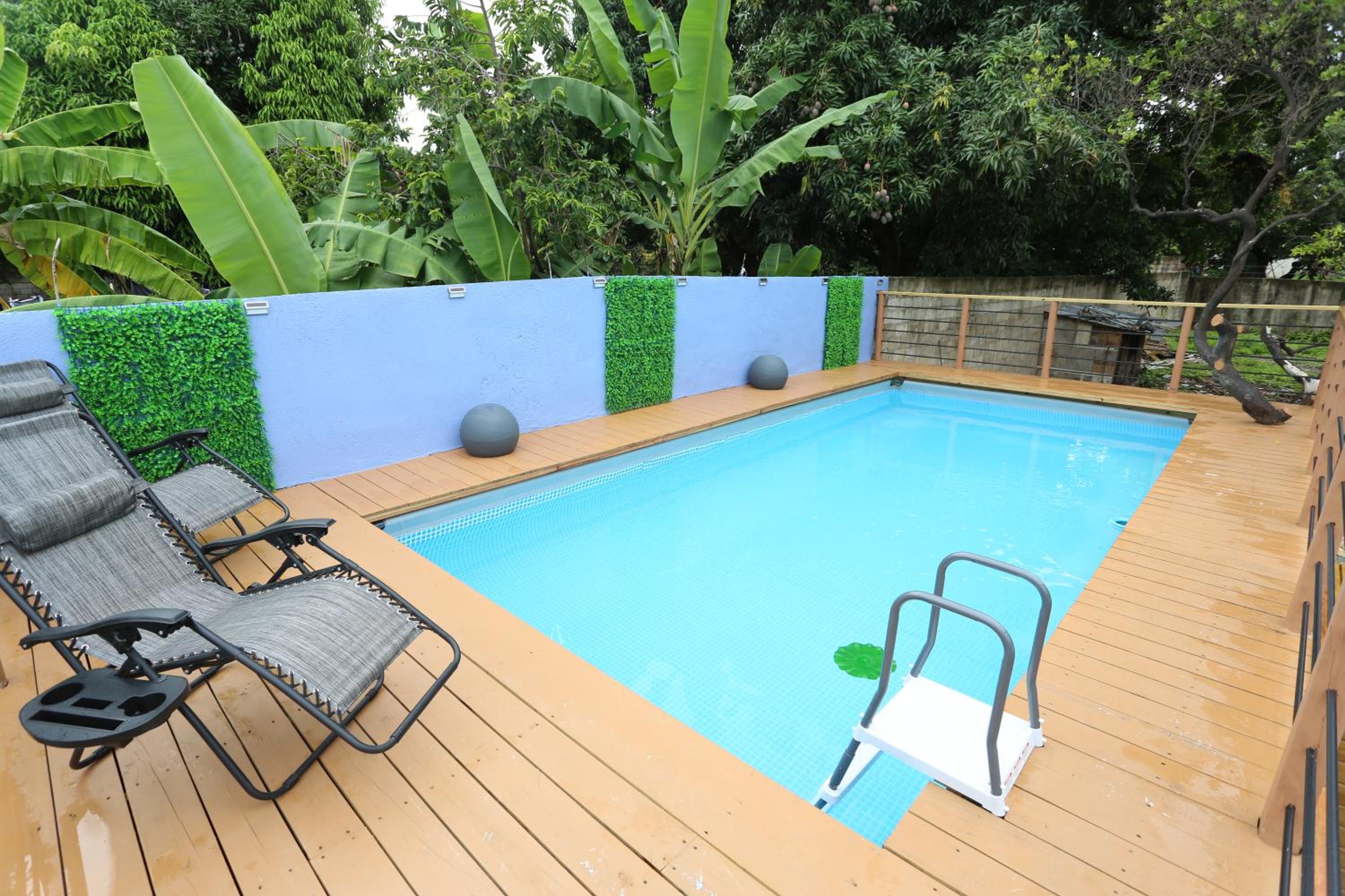 Private 1-Bedroom Villa with Pool & View in Kingston