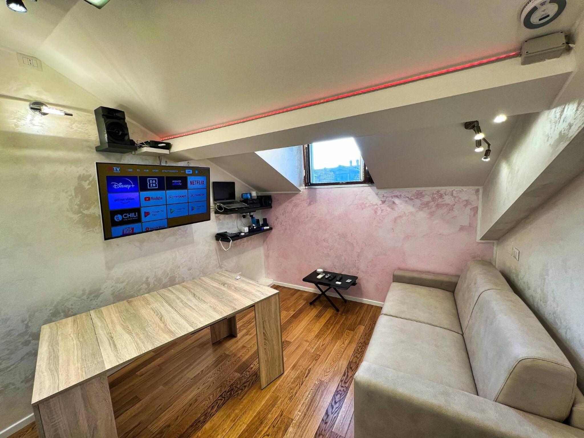 Milan City Center Apartment Eco-ChicSmart - Brera Garibaldi Zone 1 - The Tube