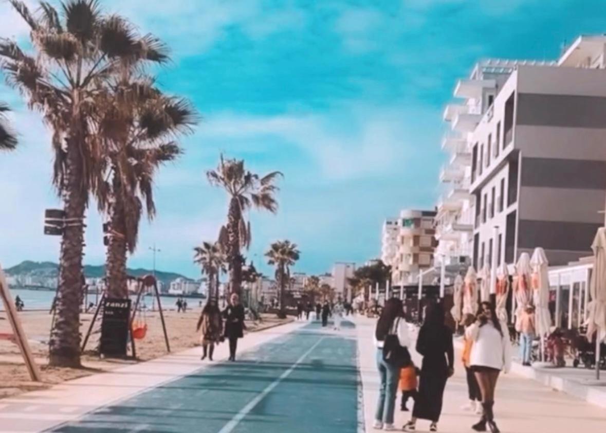 Durres Strand direkt am Meer