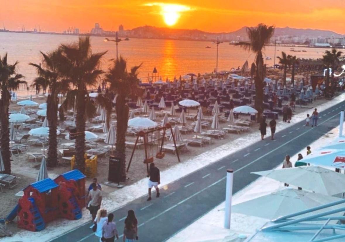 Durres Strand direkt am Meer