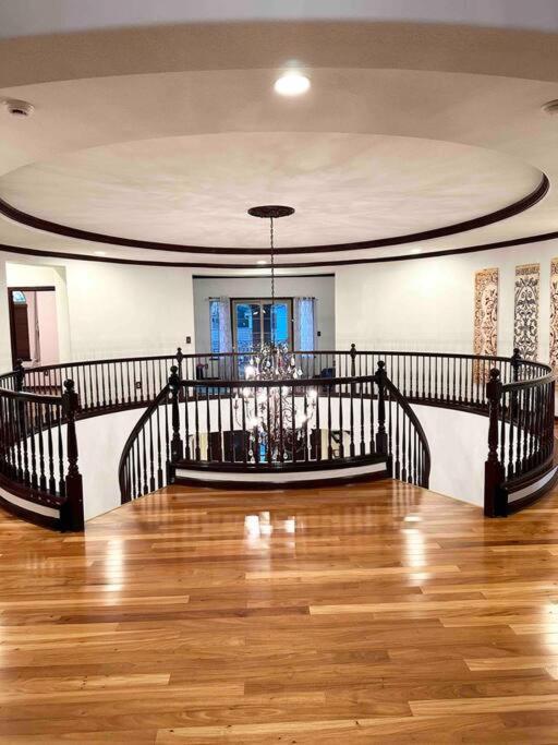 Luxury Mansion House