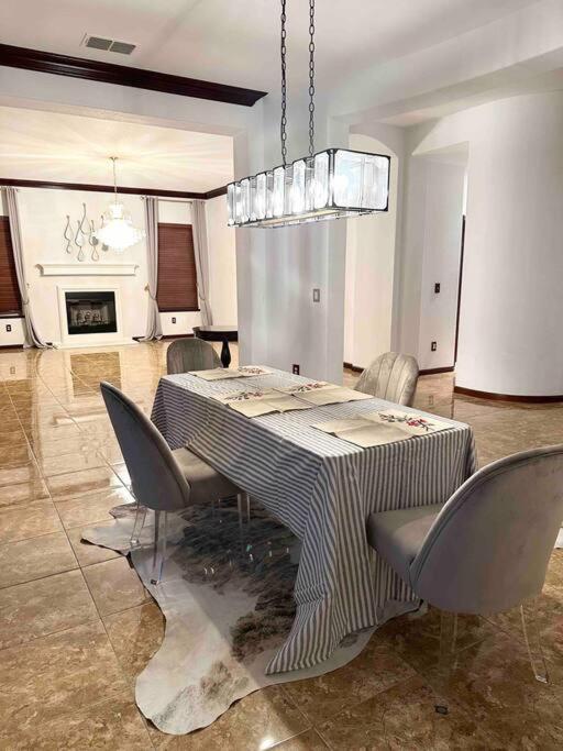 Luxury Mansion House