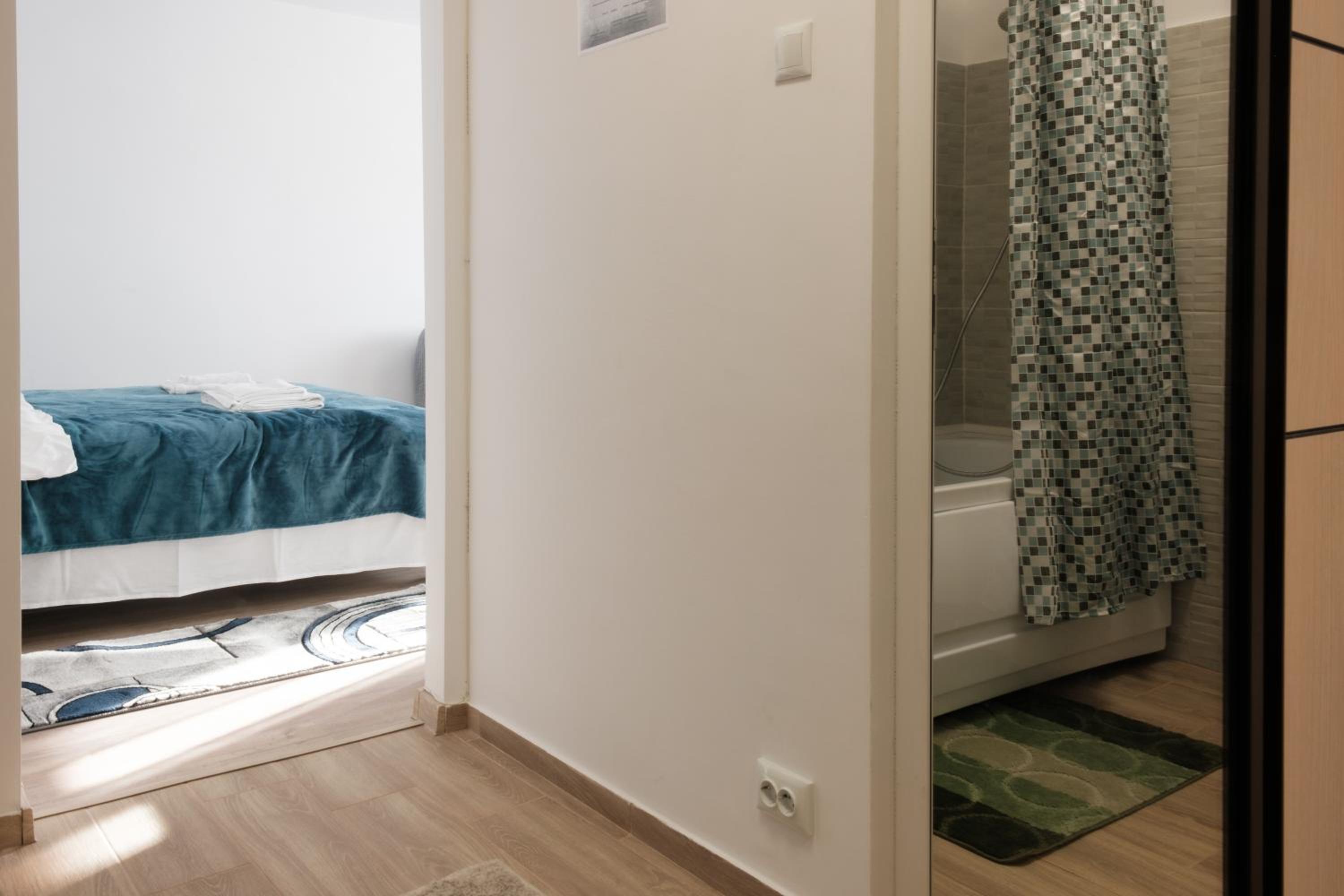Konstanzer12 - Free Parking Apt - AC view 2