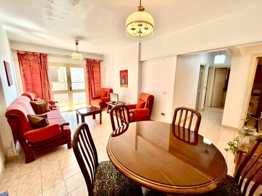 Best deal overlooking the Nile, 20th floor