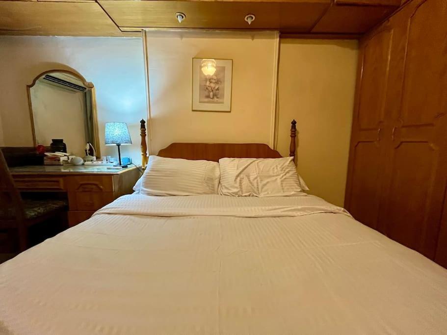 Best deal overlooking the Nile, 20th floor