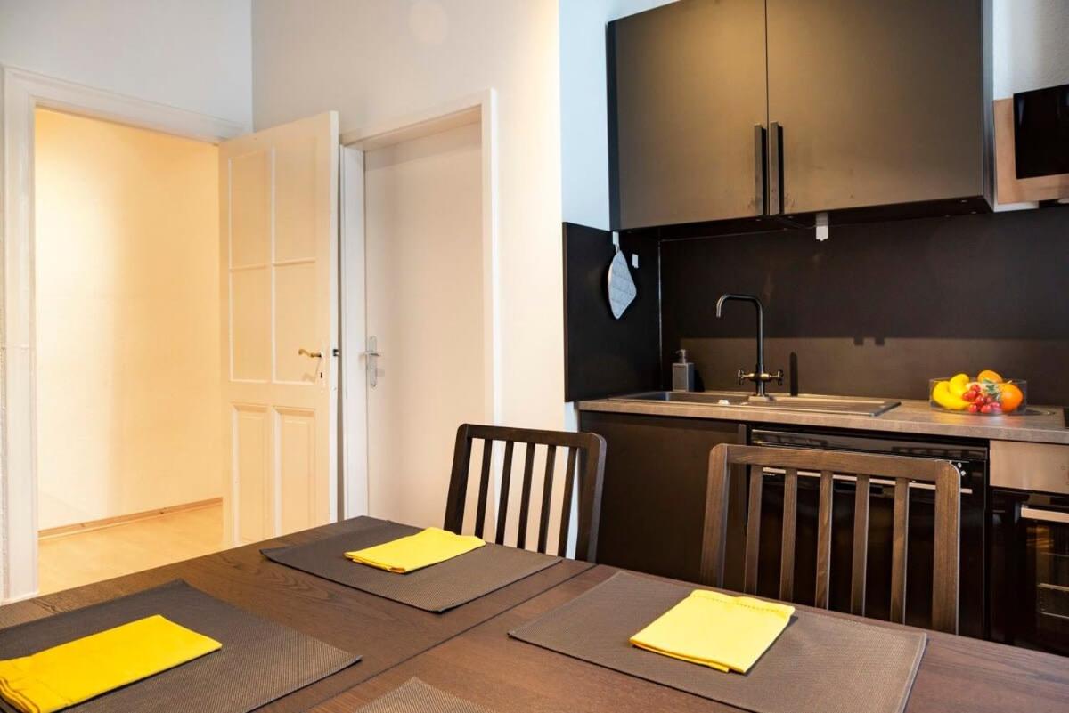 Spacious Family Apartment at Mauerpark plus SelfCheckIn