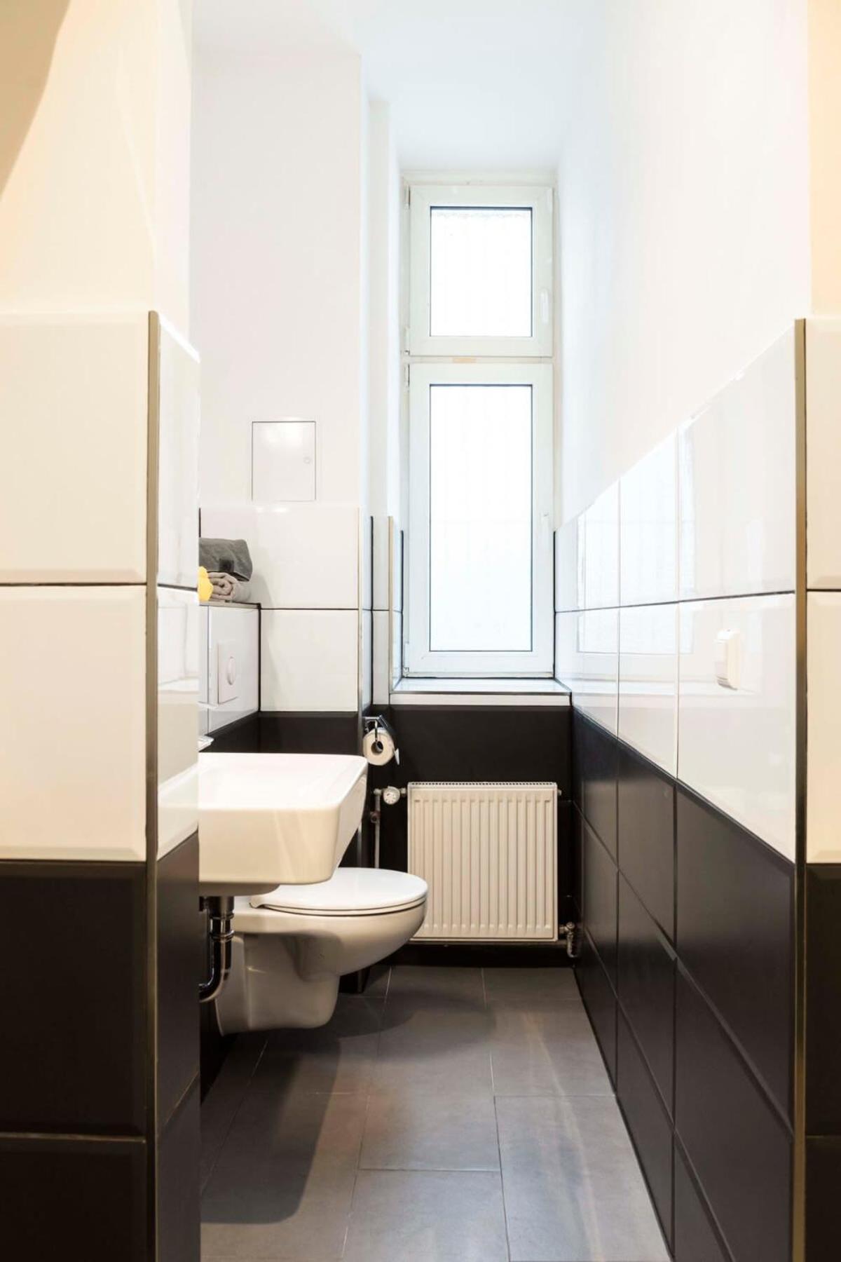 Spacious Family Apartment at Mauerpark plus SelfCheckIn