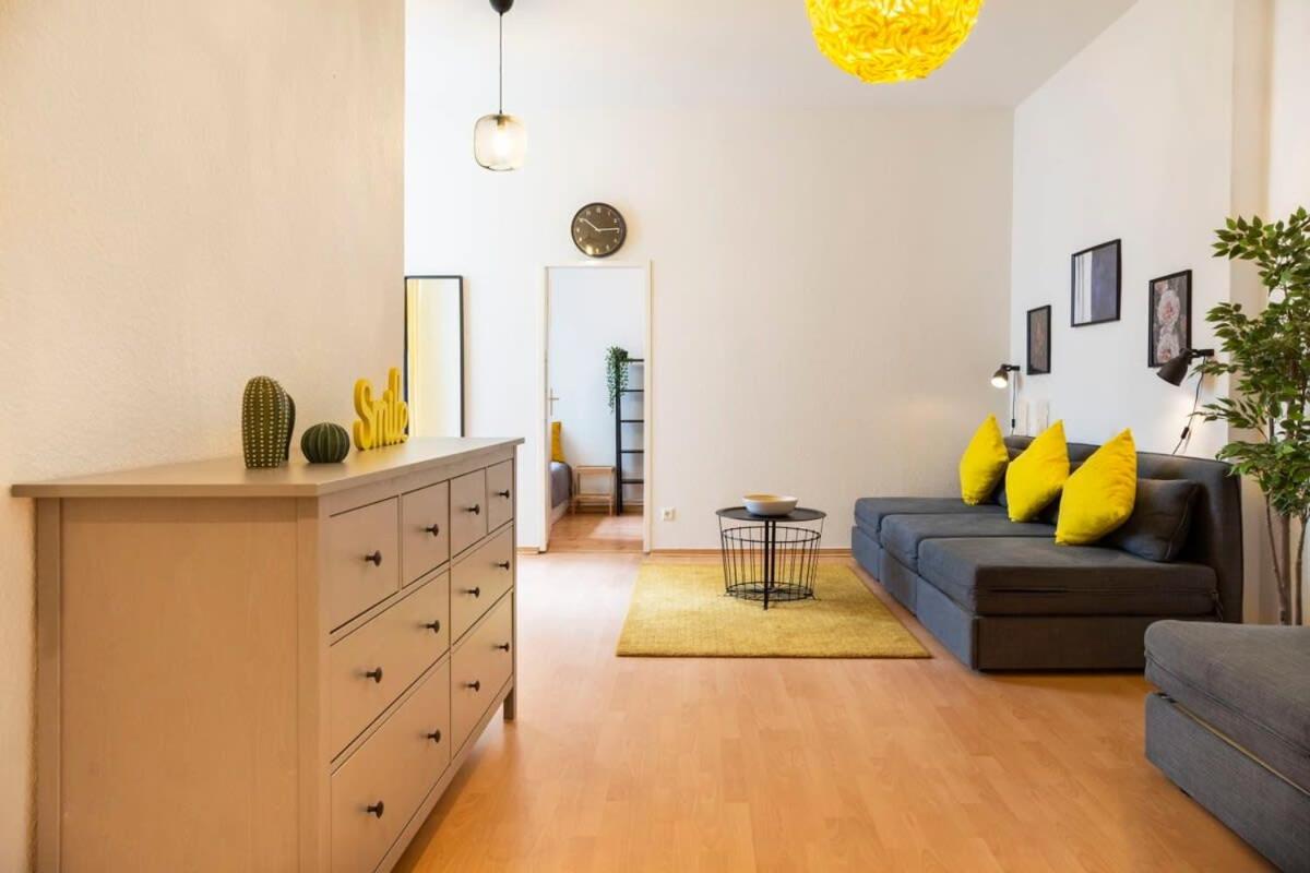 Spacious Family Apartment at Mauerpark plus SelfCheckIn