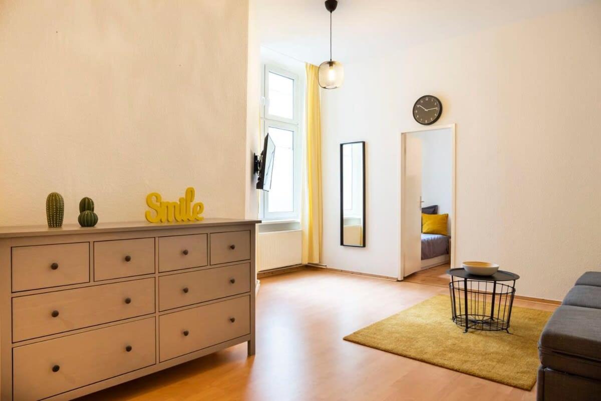 Spacious Family Apartment at Mauerpark plus SelfCheckIn