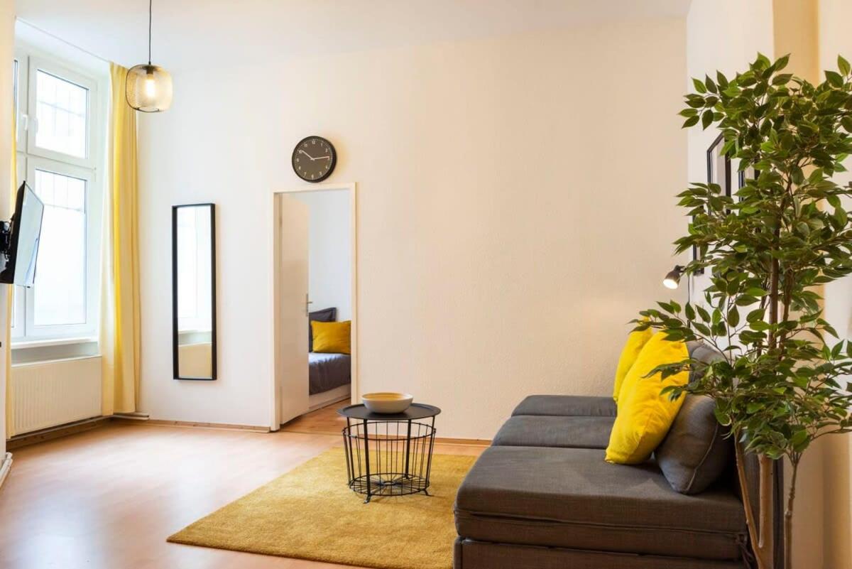 Spacious Family Apartment at Mauerpark plus SelfCheckIn