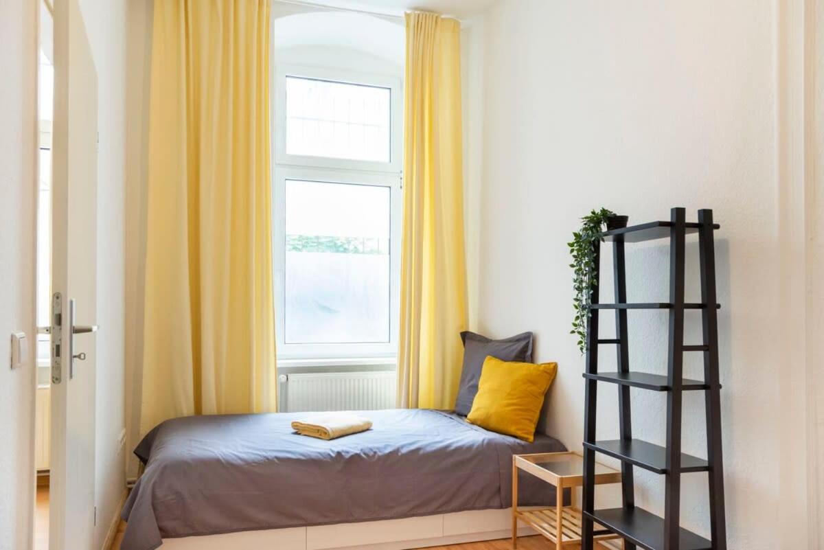 Spacious Family Apartment at Mauerpark plus SelfCheckIn