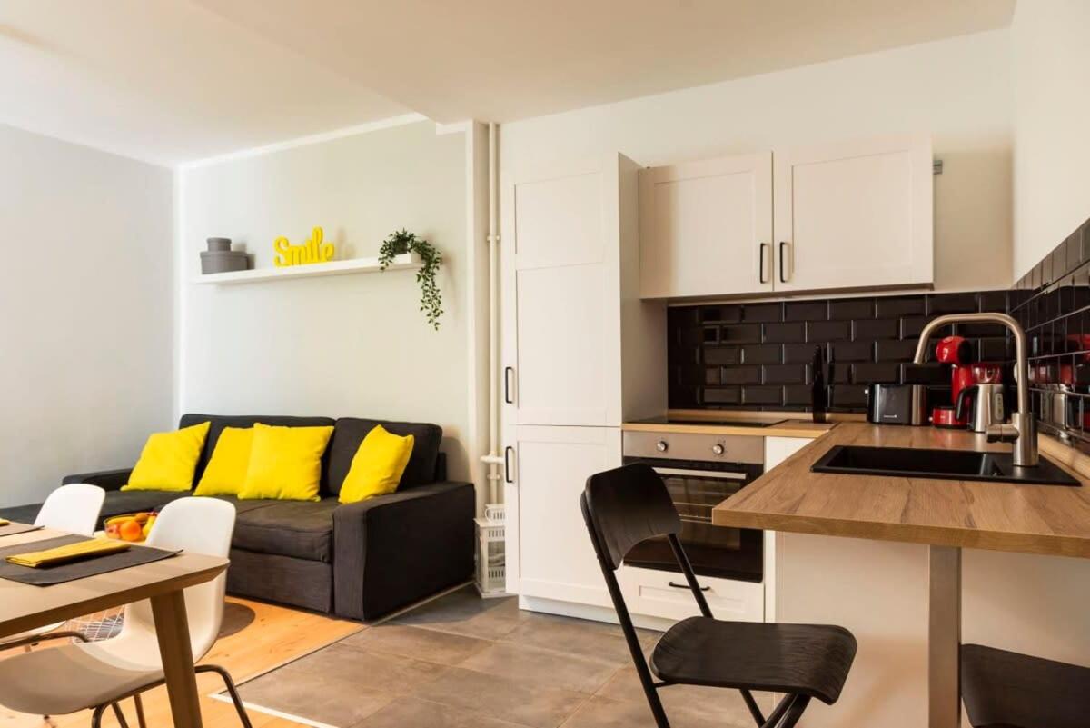 Cosy Two BR plus Self Checkin plus Street Parking