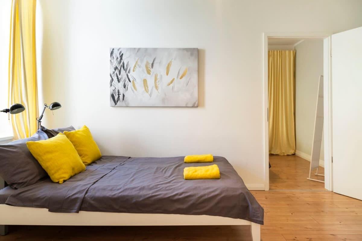 Cosy Two BR plus Self Checkin plus Street Parking