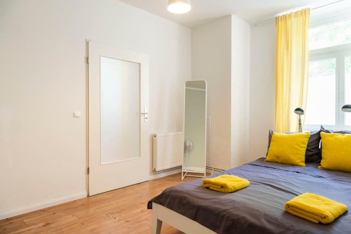 Cosy Two BR plus Self Checkin plus Street Parking