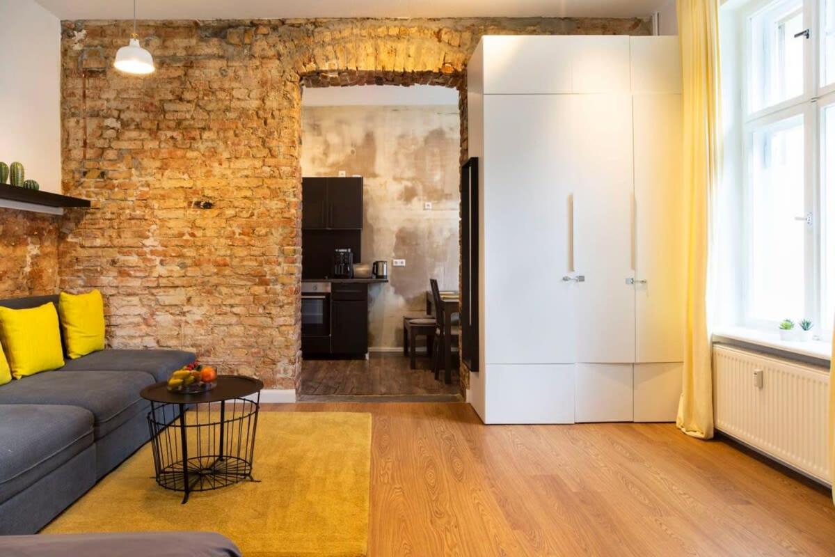 Shabby Chic plus Self CheckIn and Free Street Parking