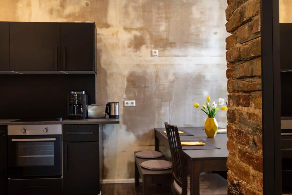 Shabby Chic plus Self CheckIn and Free Street Parking
