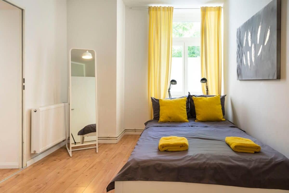 Cosy Two BR plus Self Checkin plus Street Parking