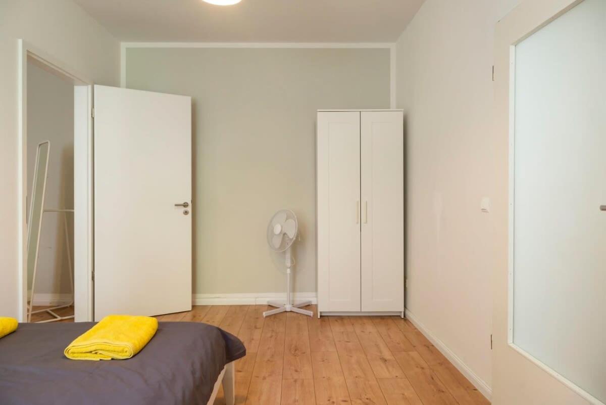 Cosy Two BR plus Self Checkin plus Street Parking