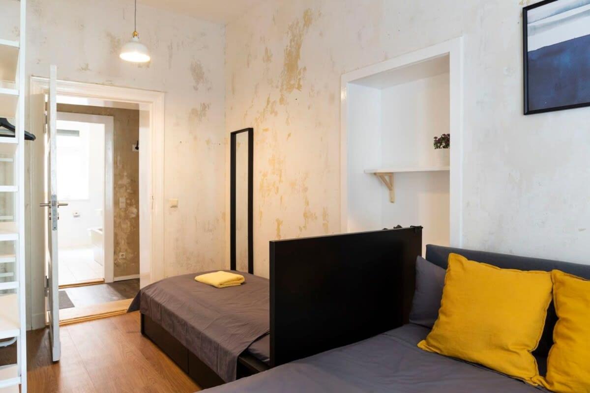 Shabby Chic plus Self CheckIn and Free Street Parking