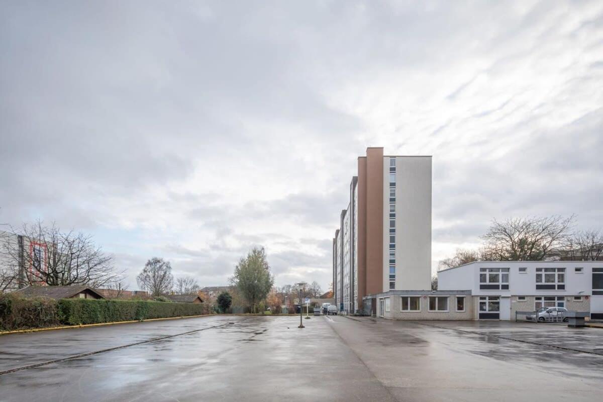 Beautiful 2 Bedroom Apartment incl Parking