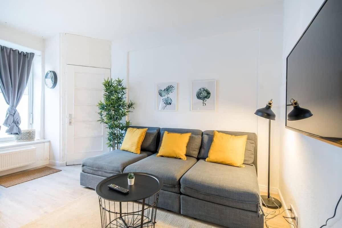 Hamburg Vacations - Cosy 2-room Apartment in urban location - Property Image 1