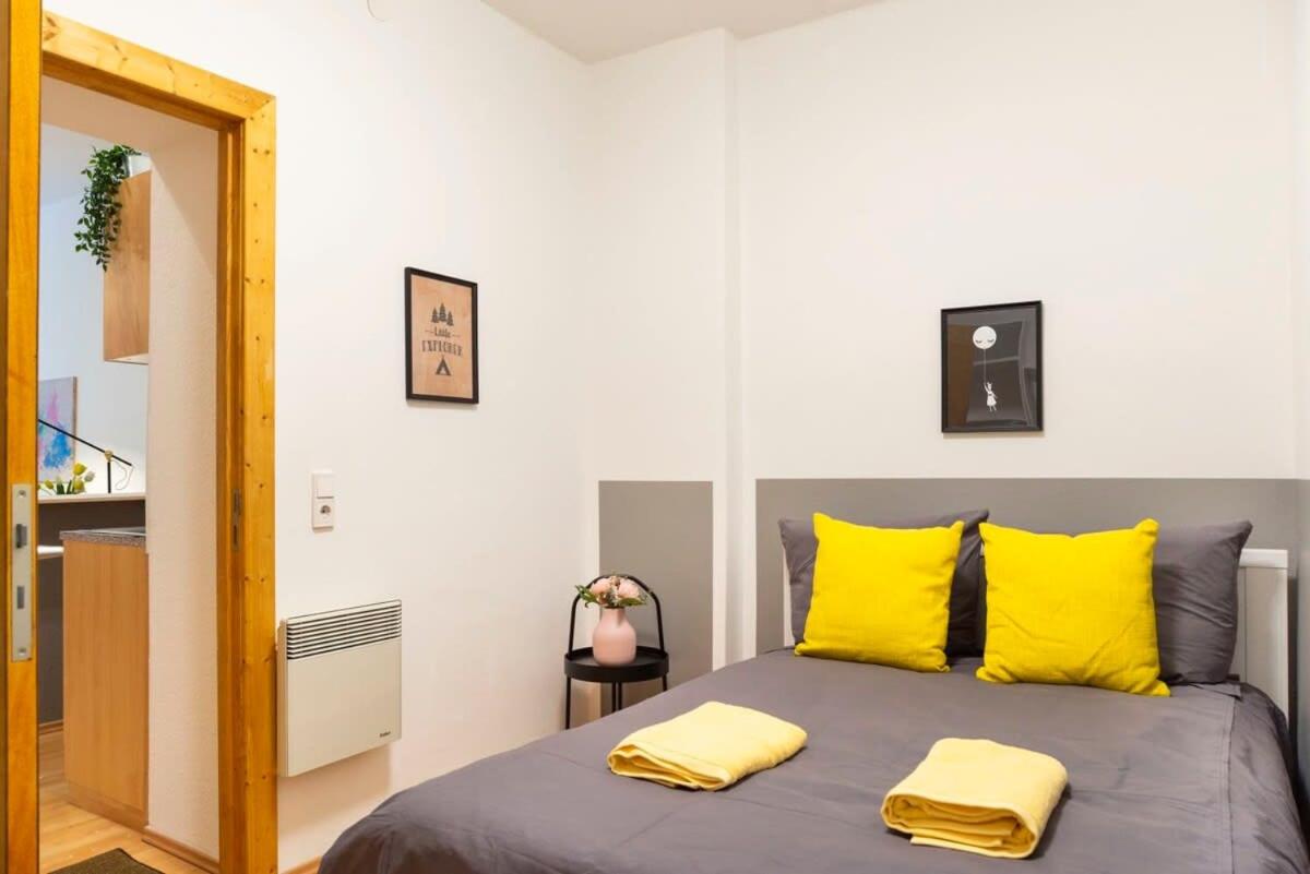 Cozy 2 room apartment next to Hermannstraße