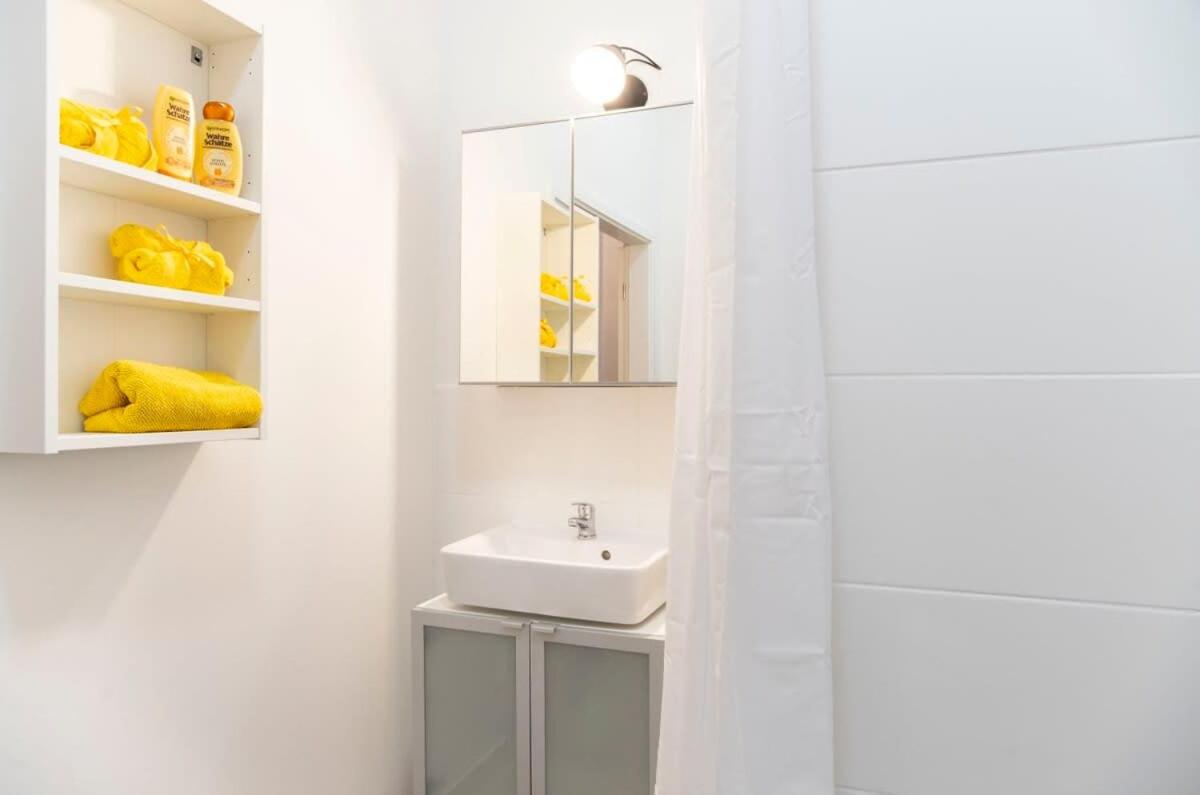 Modern 2 Bedroom Apartment in Berlin Schöneberg